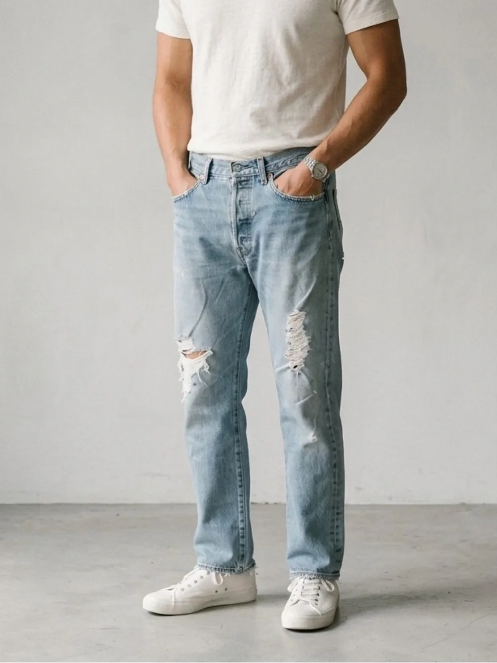 Levi’s Vintage 501 Distressed Light Wash Straight Leg Jeans Men’s 34x33 USA